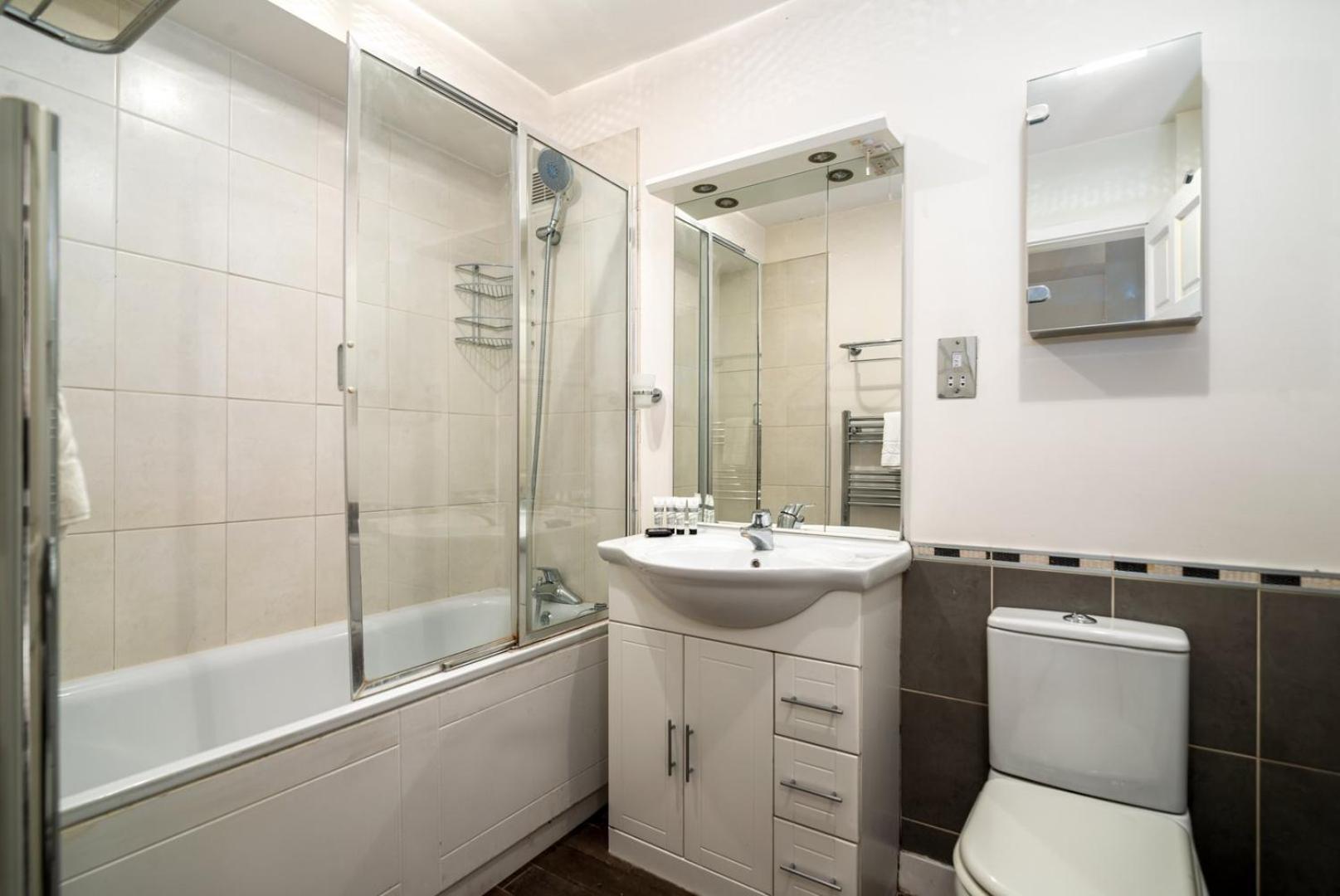 Guestready - Lovely Ground Floor Duplex With Patio In Southbank Apartment London Ngoại thất bức ảnh