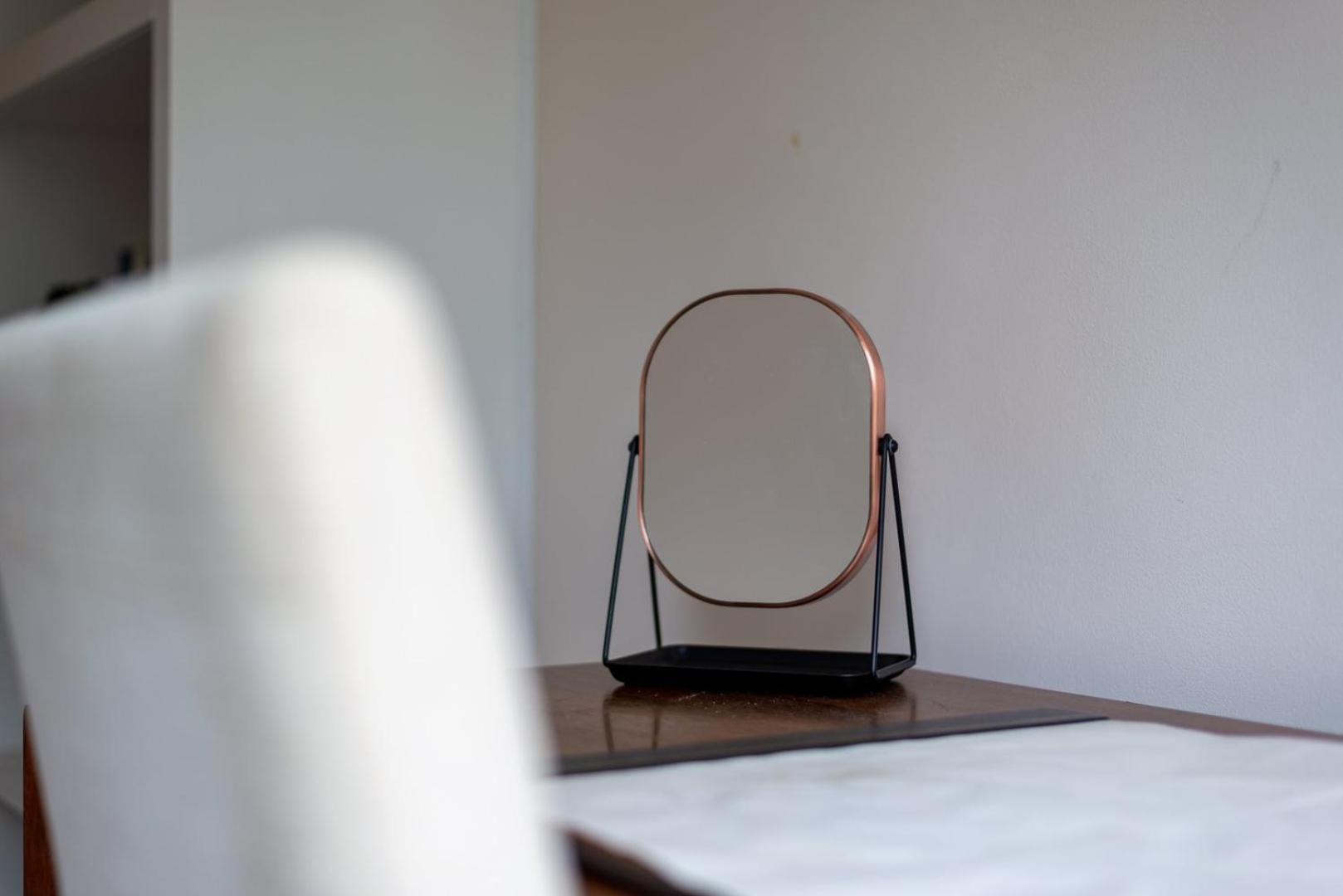 Guestready - Lovely Ground Floor Duplex With Patio In Southbank Apartment London Ngoại thất bức ảnh