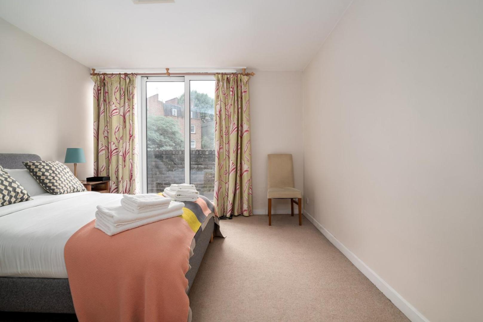 Guestready - Lovely Ground Floor Duplex With Patio In Southbank Apartment London Ngoại thất bức ảnh